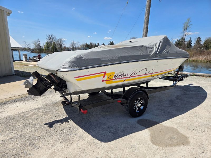1993 Rinker Captiva 209